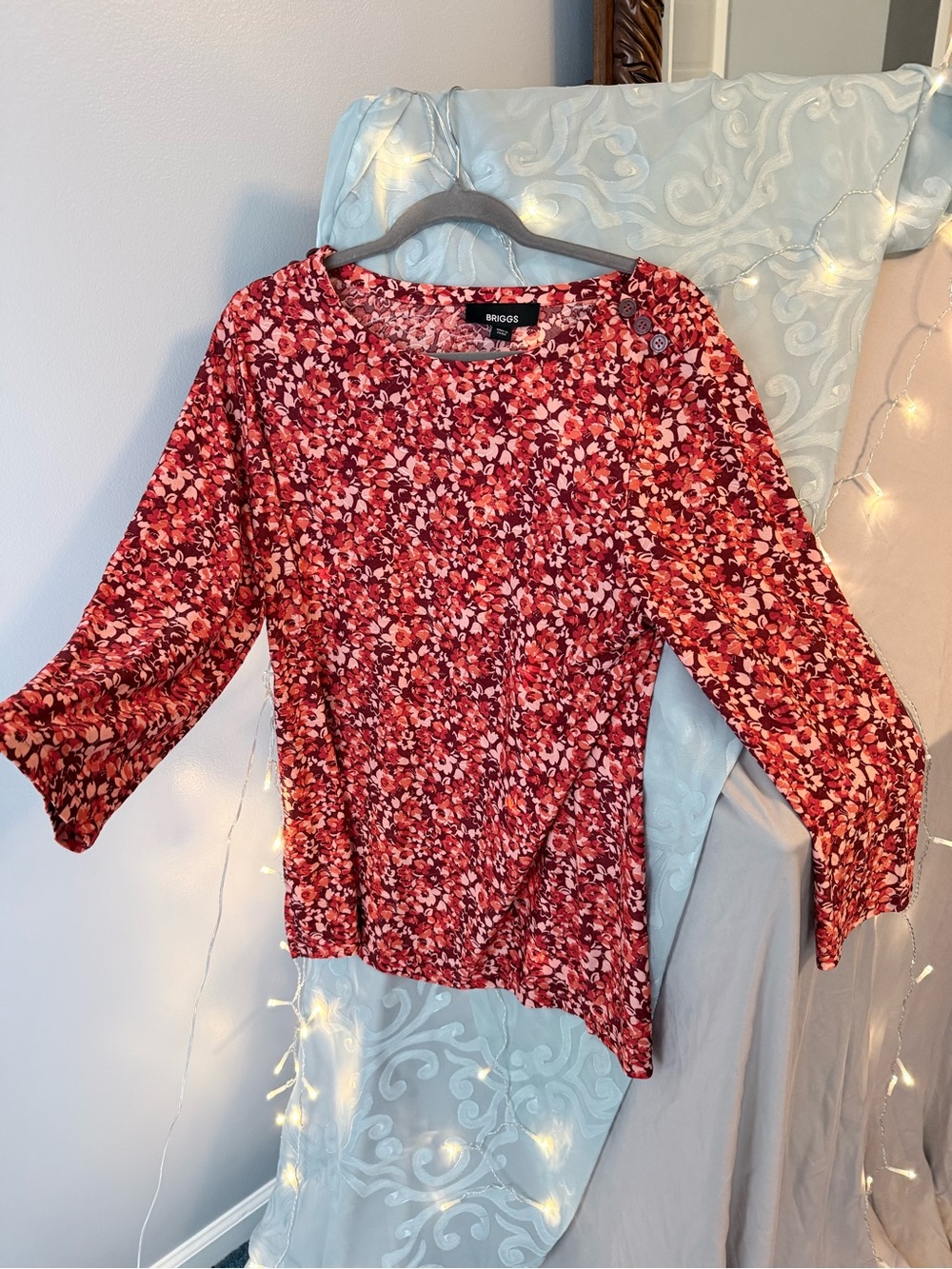 Briggs Floral Blouse Size L Red Burgundy 3/4 Sleeve Button Shoulder
